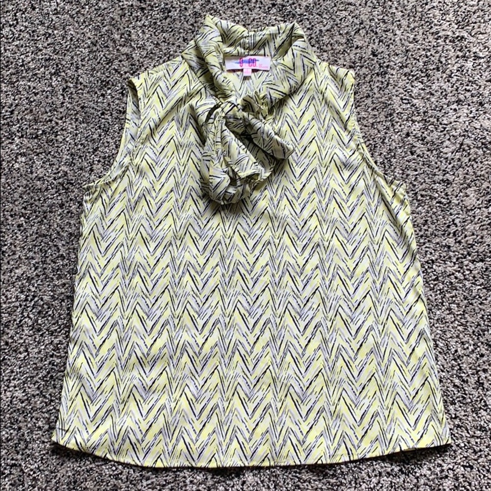 9&Co. tie neck top size Small